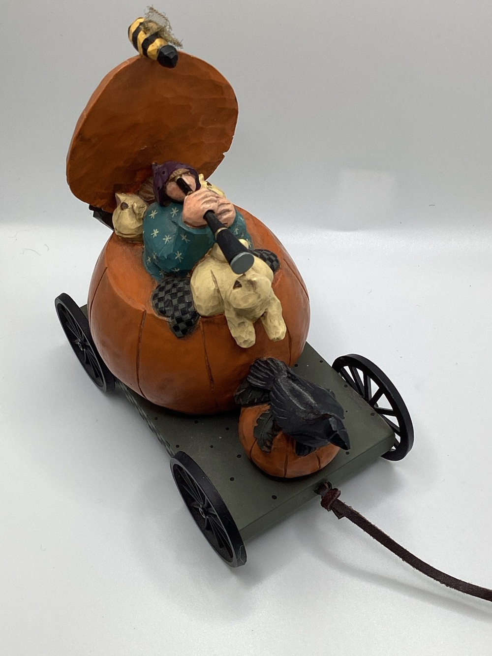 Williraye Studio WW2748 Witch In Pumpkin Cart Folk Art
Figurine 1999